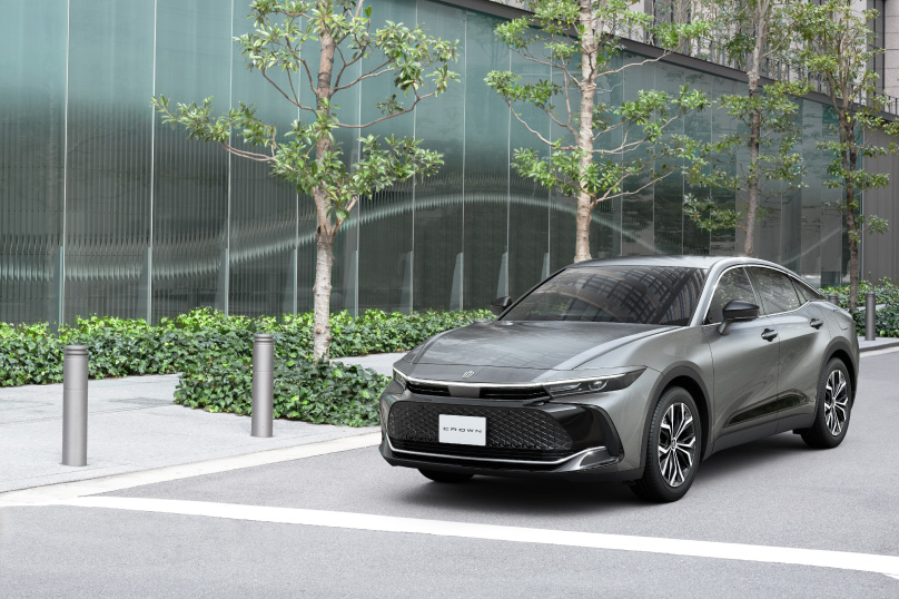 crowncrossover_top_img04