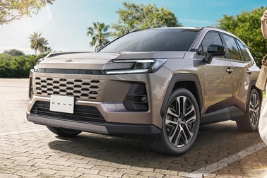 【モデル入り素材】Z（ハイブリッド）