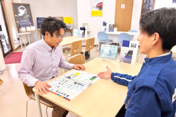キーパーファクトリー国分店　接客の様子