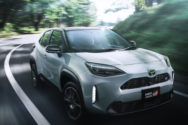 【モデル入り素材】GR SPORT（ハイブリッド・2WD）